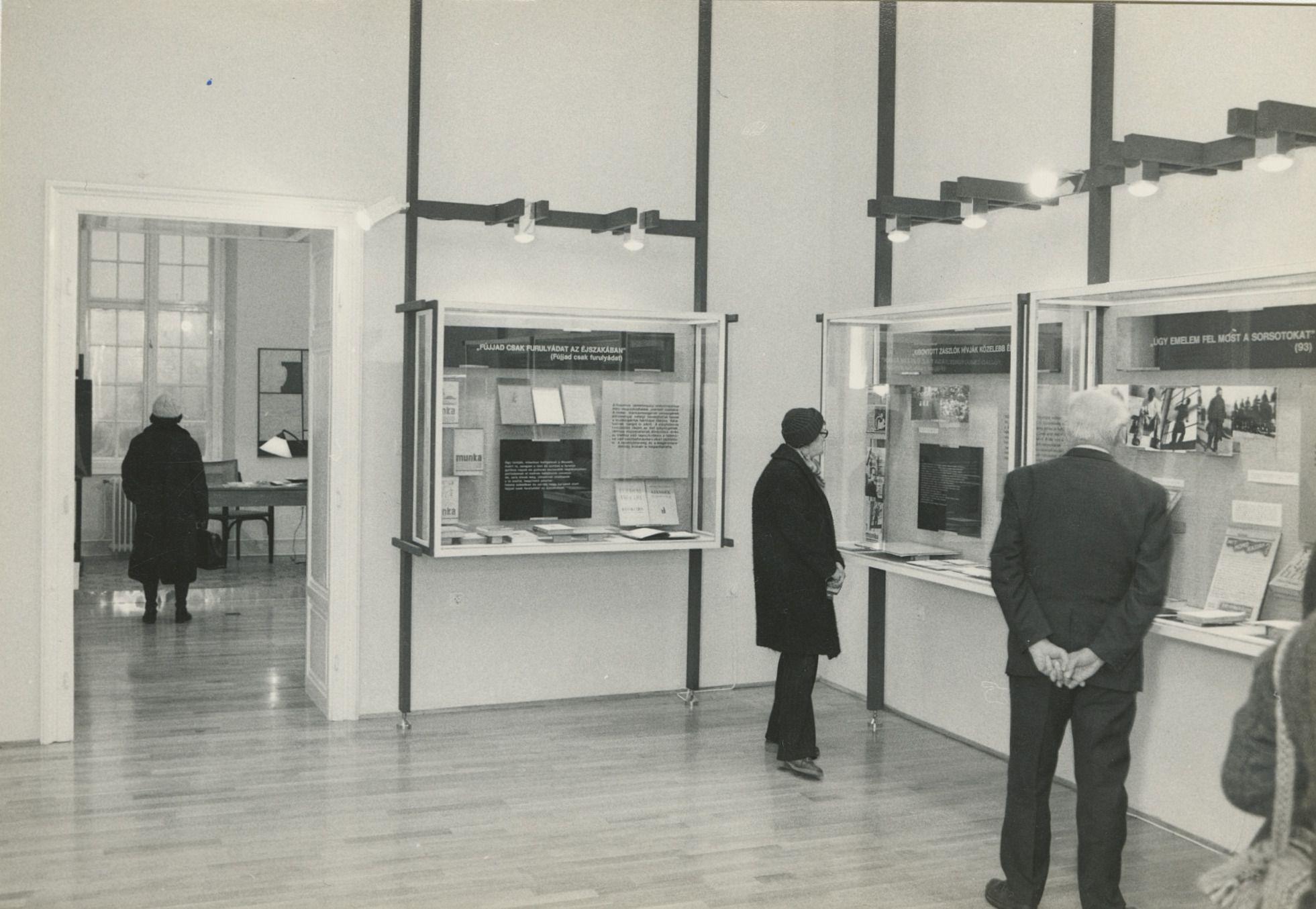 A Kassák Lajos Emlékmúzeum első állandó kiállításának enteriőr részlete a megnyitó napján