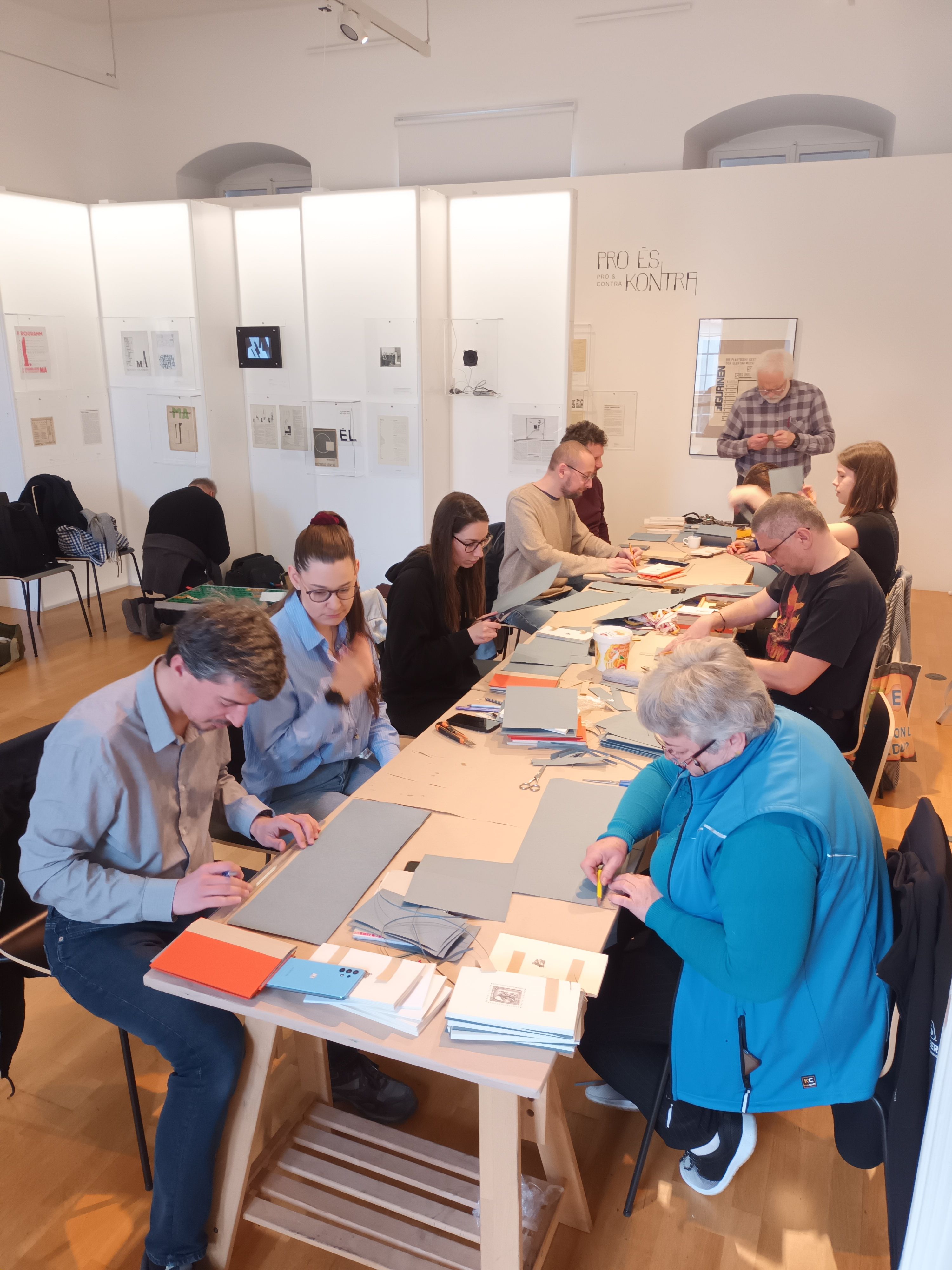 Saját példány - könyvkötő workshop a Kassák Múzeumban