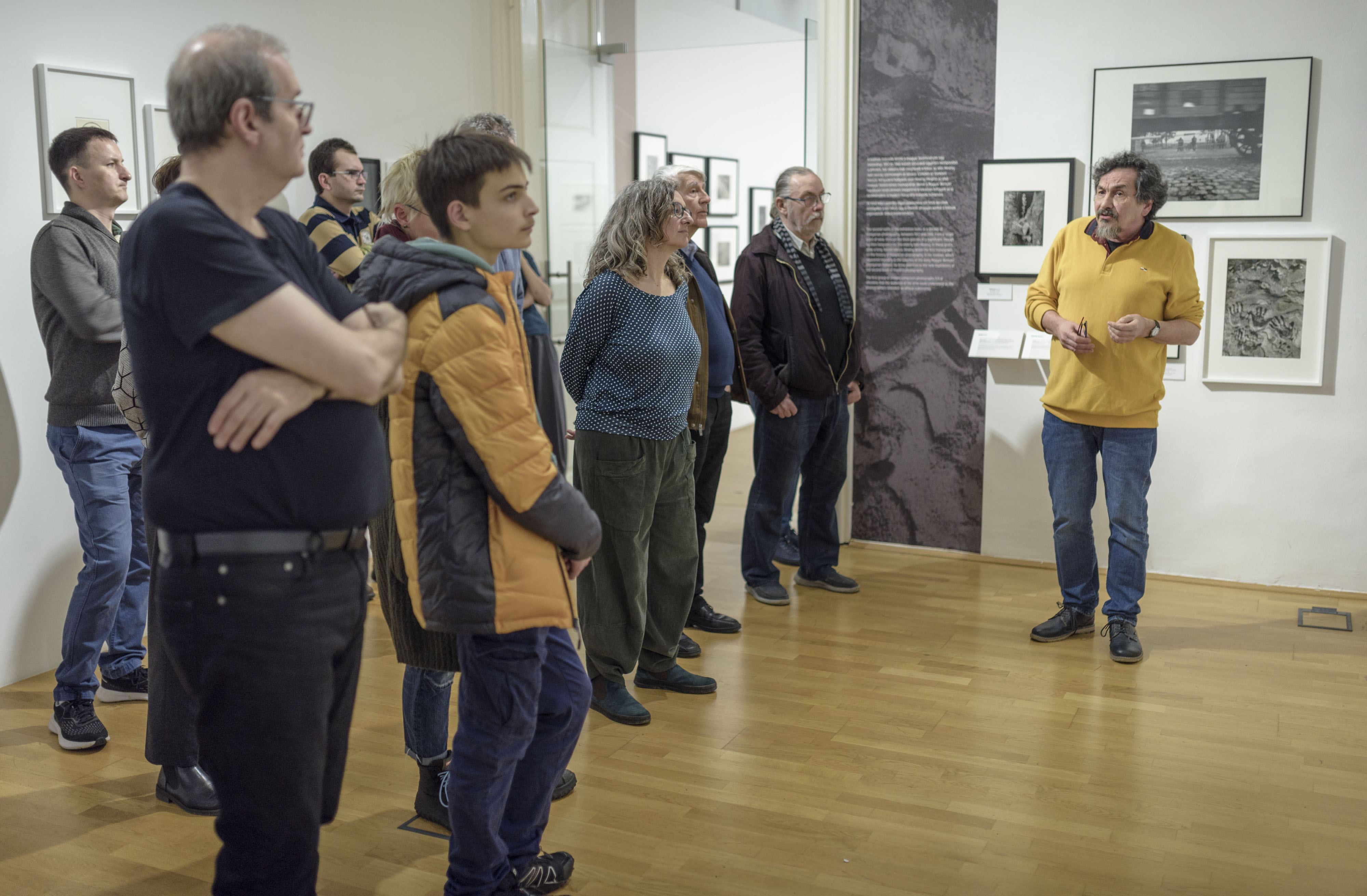 Záró kurátori tárlatvezetés A tiszta fényképszerűség: Hevesy Iván és a modern magyar fotográfia kezdetei című kiállításban Fotó: Koronczi Endre