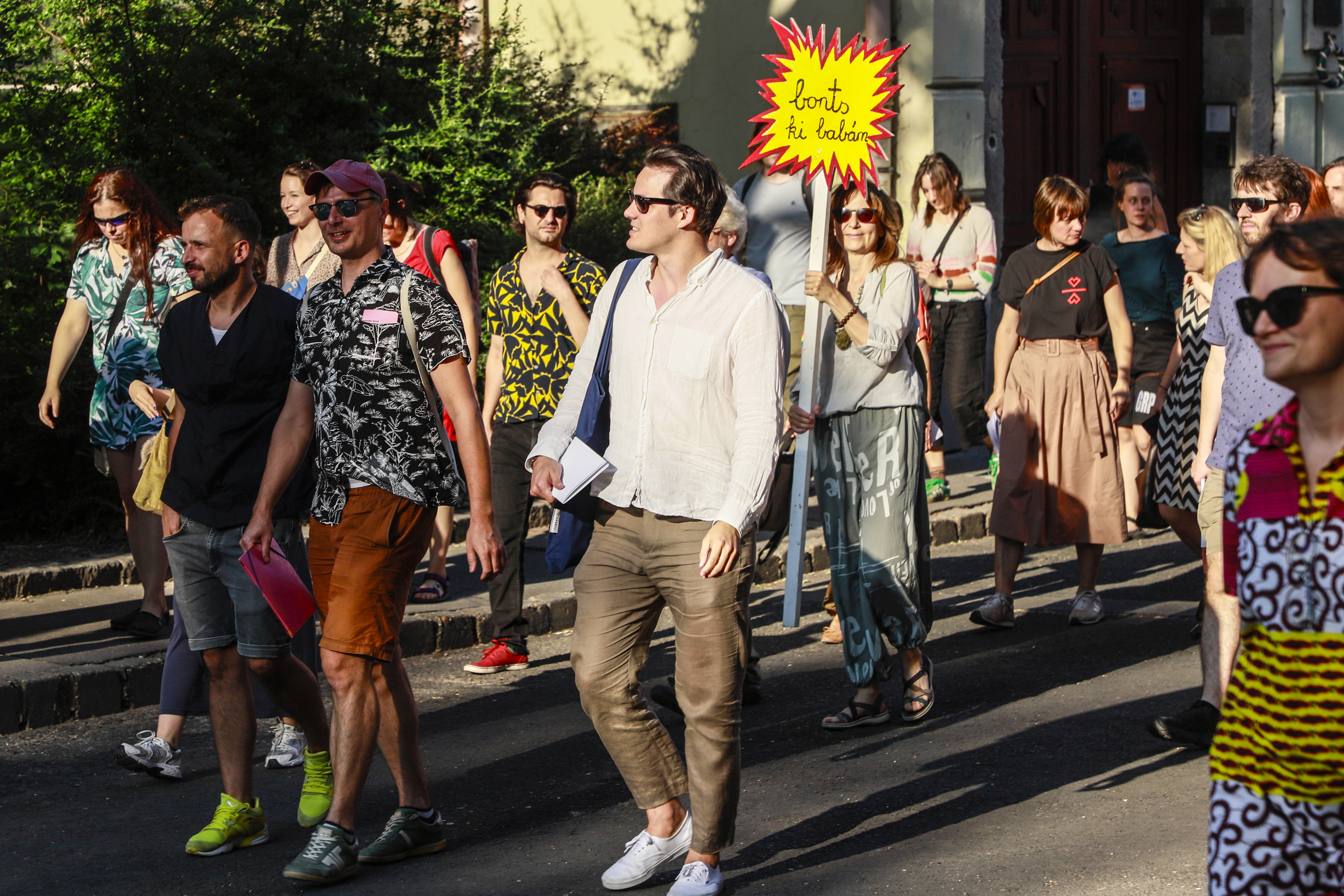 Téglatan: leomlott estig, felépült reggelre, a Téglakar megnyitó performansza. Fotó: Birtalan Zsolt /PIM