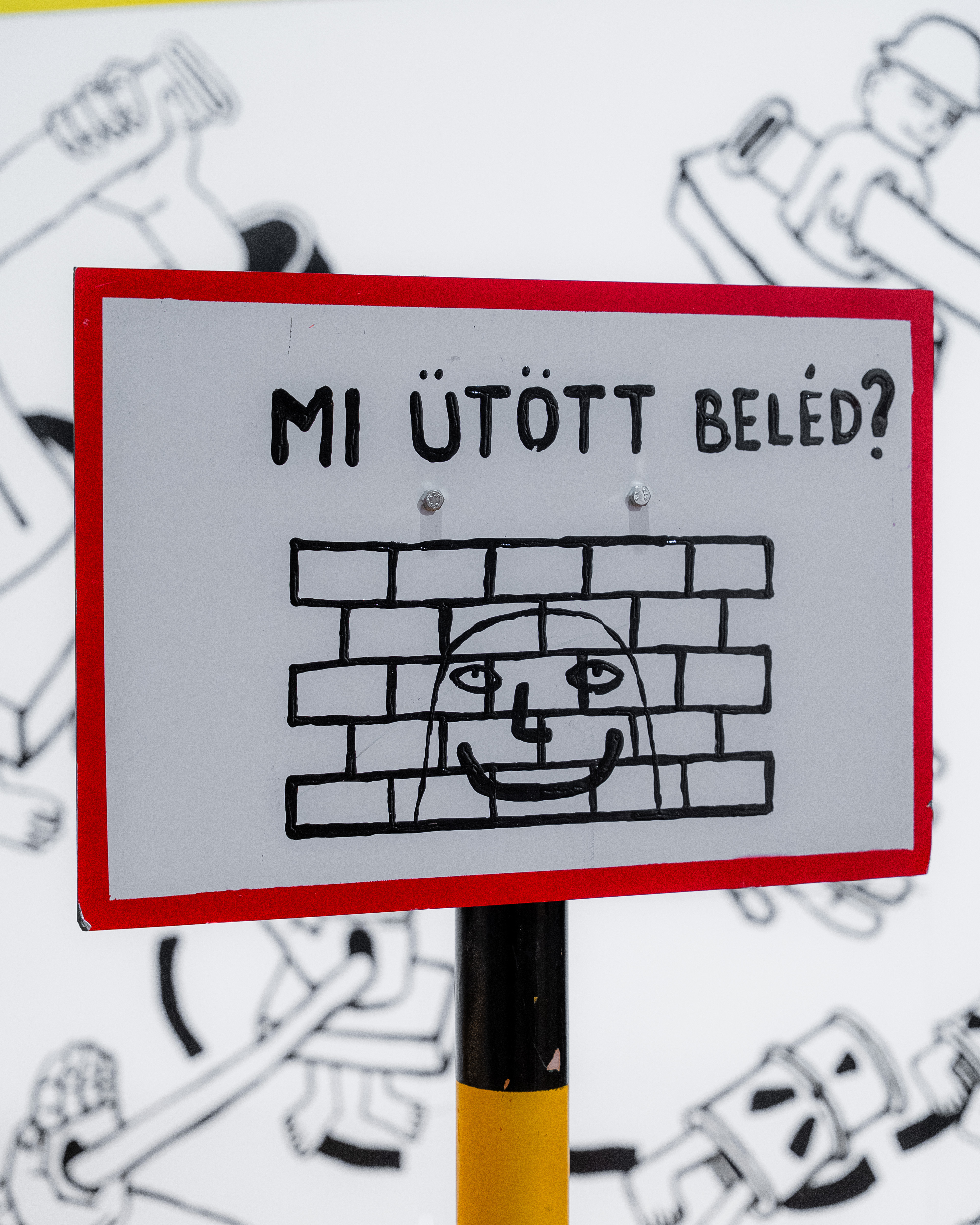 Téglatan: leomlott estig, felépült reggelre, kiállításenteriőr Fotó: Szombathy András