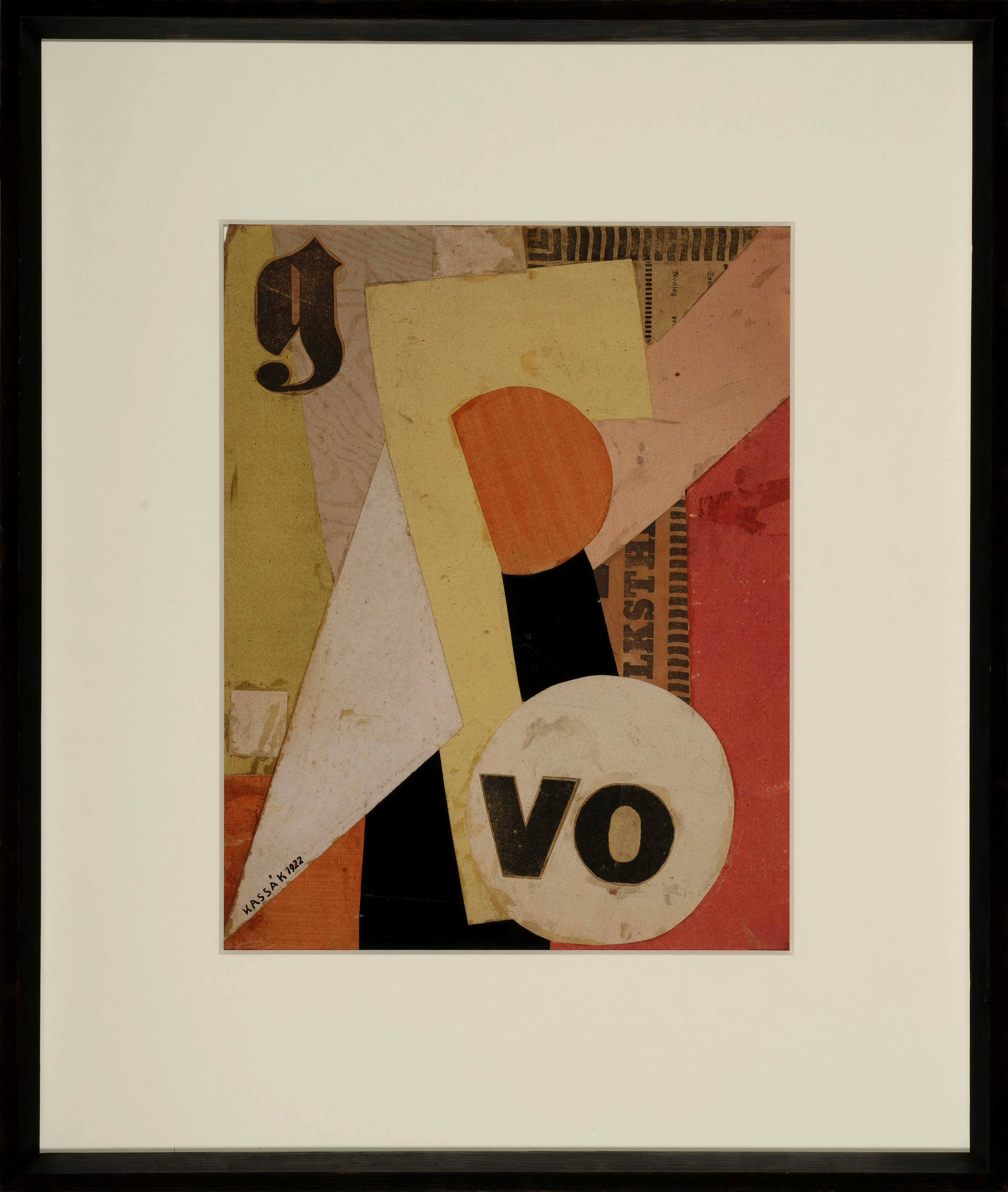 Kassák "VO" kollázs keretezve