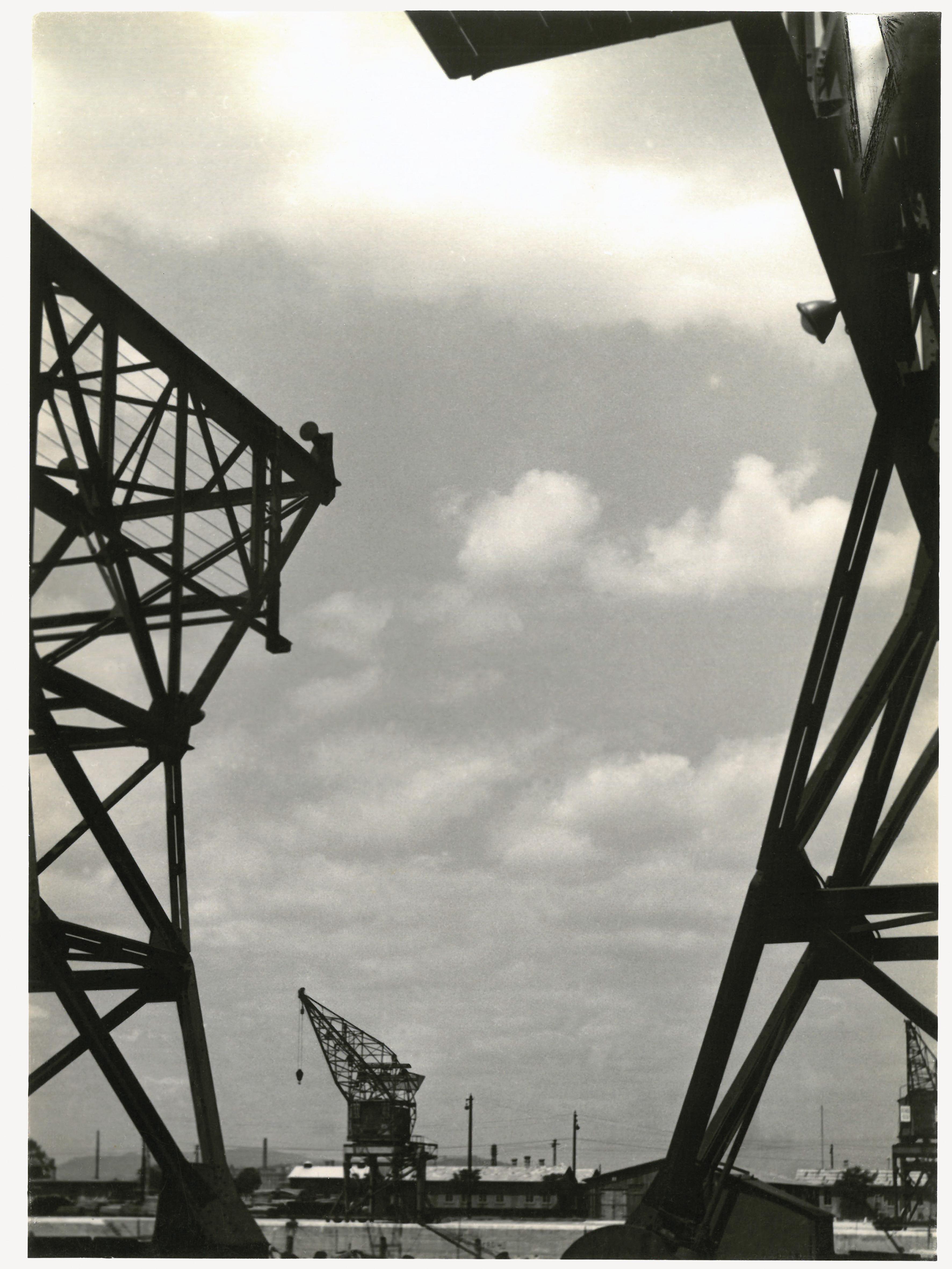 Iván Hevesy: Quayside Cranes, between 1934–1941, gelatin silver print, Mihály Medve Collection  