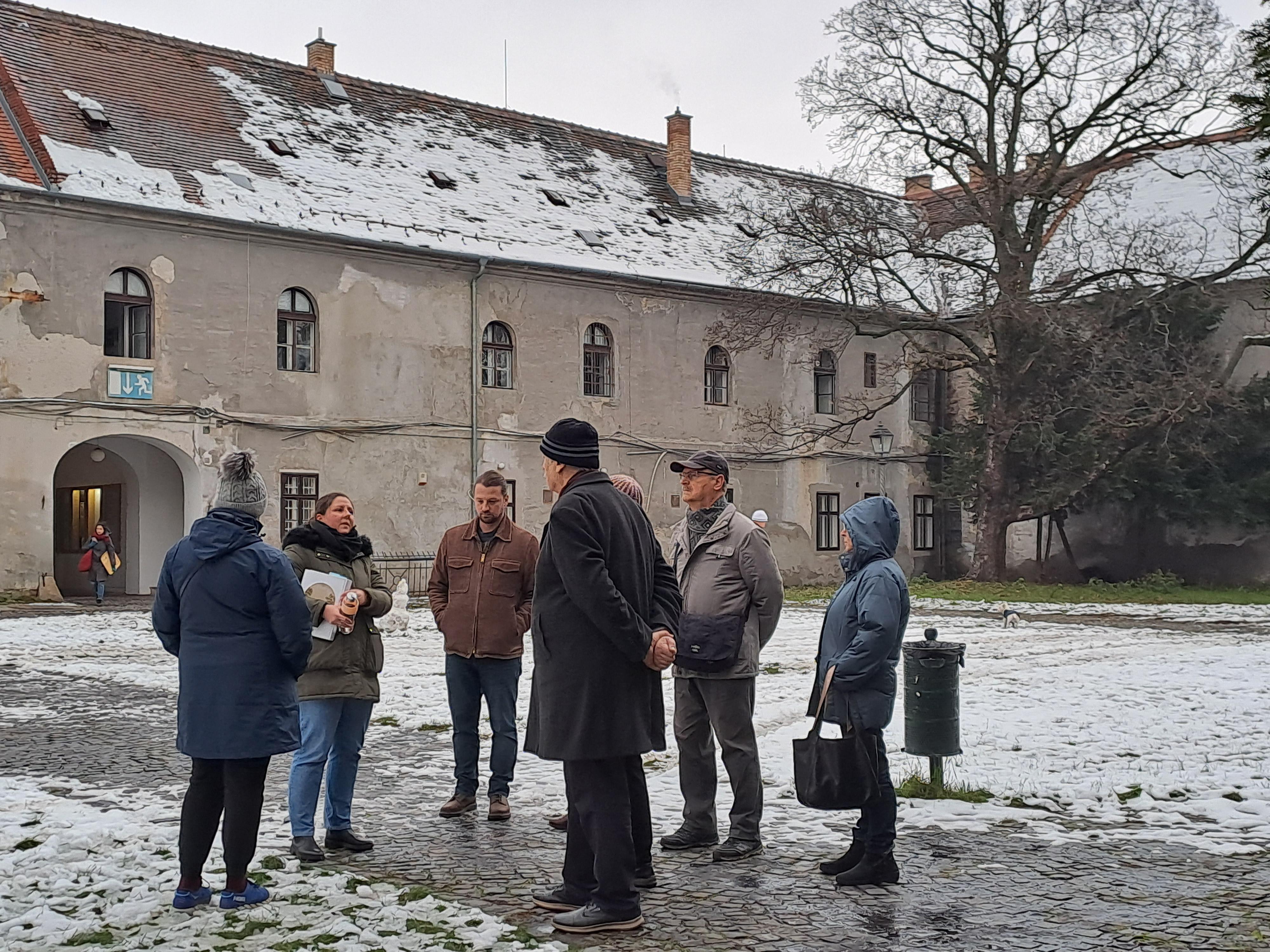 Kastélyséta Márton Zsófia vezetésével Fotó: Kassák Múzeum