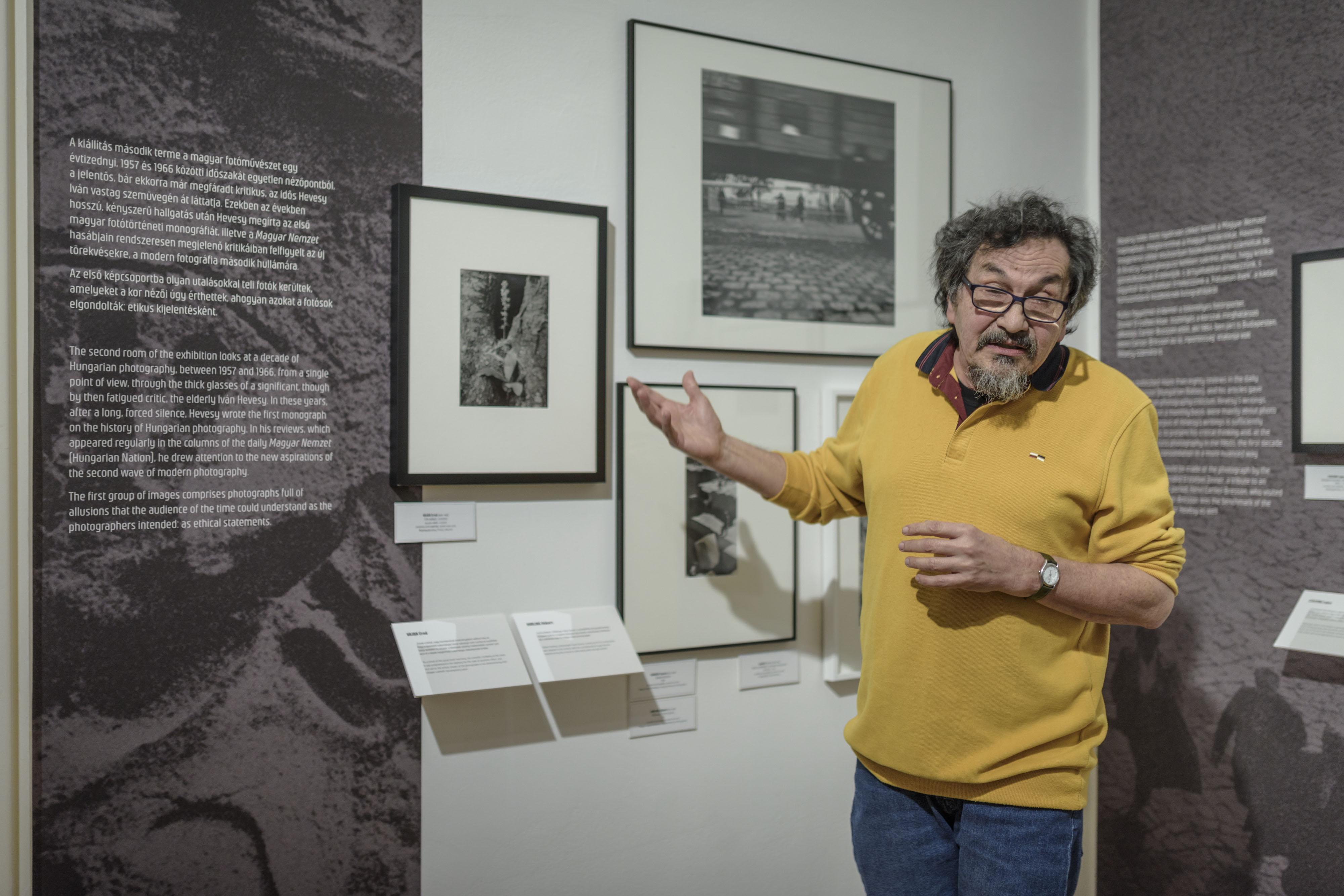 Záró kurátori tárlatvezetés A tiszta fényképszerűség: Hevesy Iván és a modern magyar fotográfia kezdetei című kiállításban Fotó: Koronczi Endre