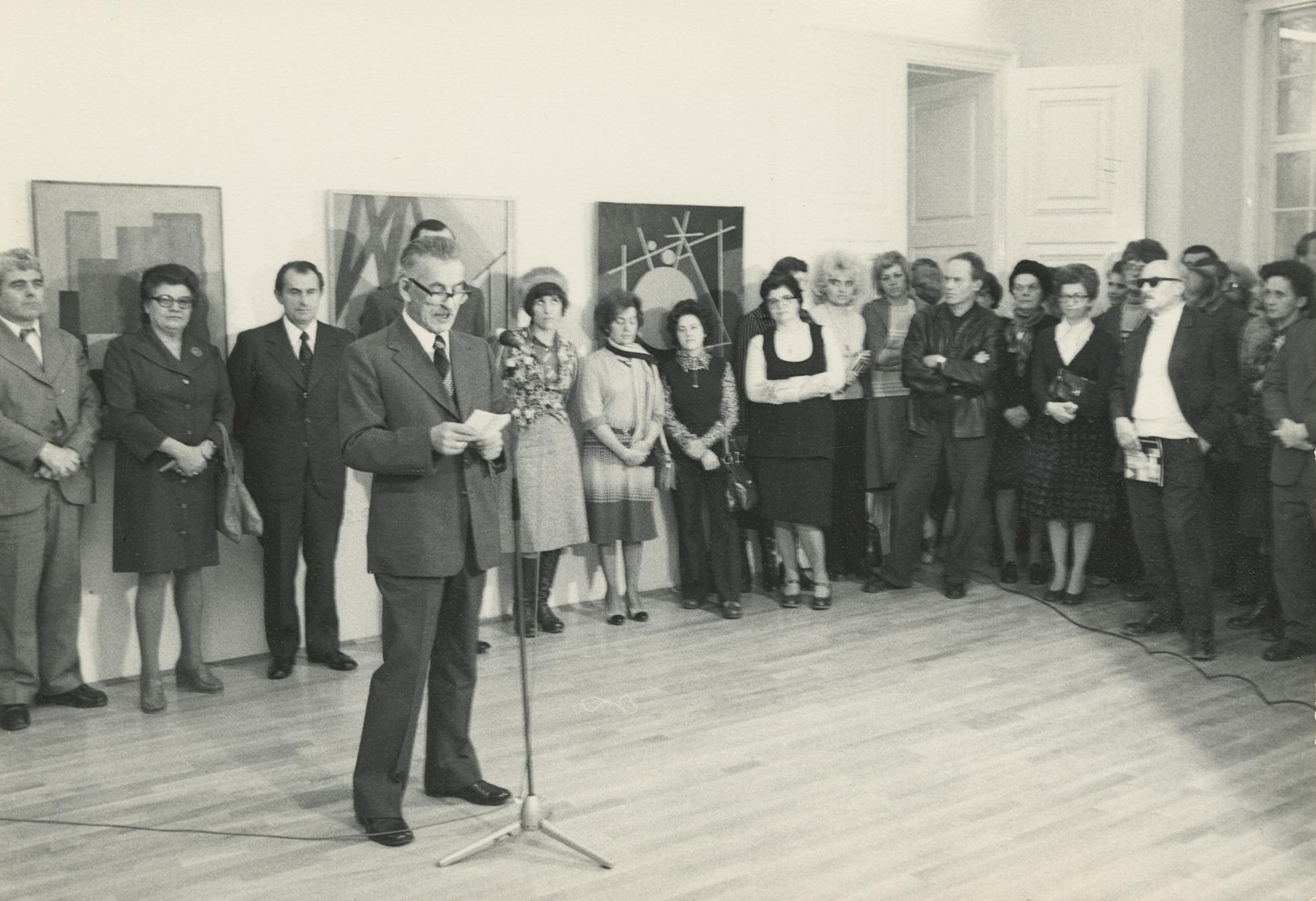 A Kassák Emlékmúzeum megnyitó ünnepsége, 1976. november 26. beszédet mond Farkasinszky Lajos, a Fővárosi Tanács elnökhelyettese