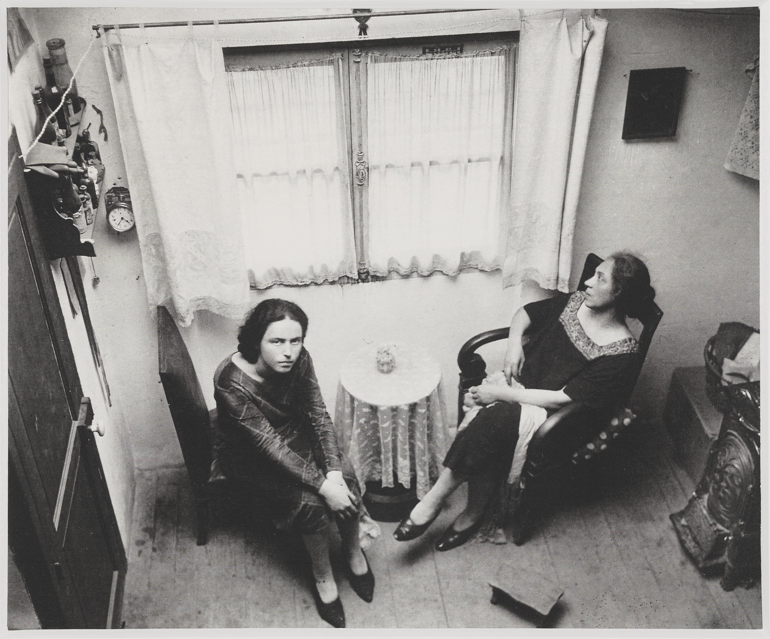     André Kertész: Ilka and Éva Révai in their Paris Apartment, 1927 (Csaba Kajdi Collection)   