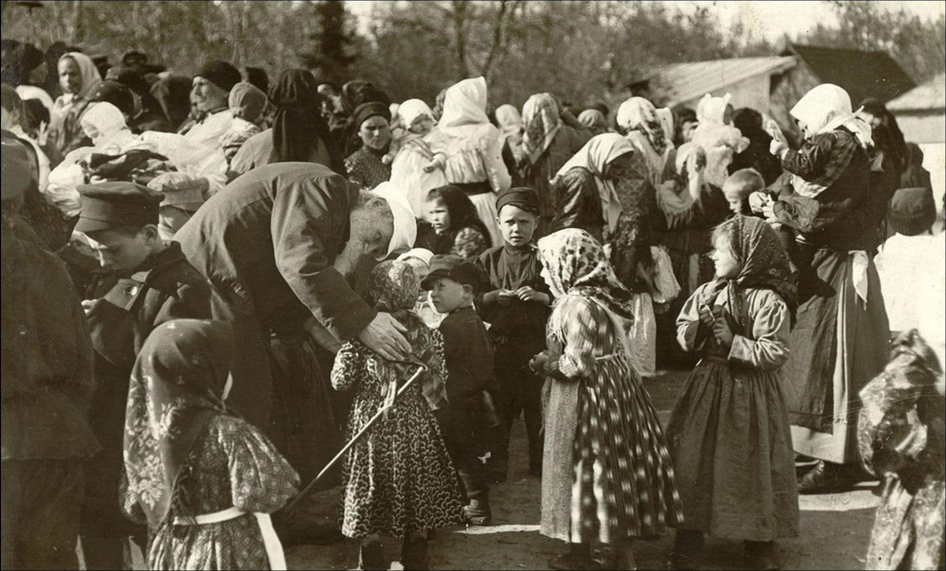 Lev Tolsztoj parasztgyerekekkel, 1909. május 17. 